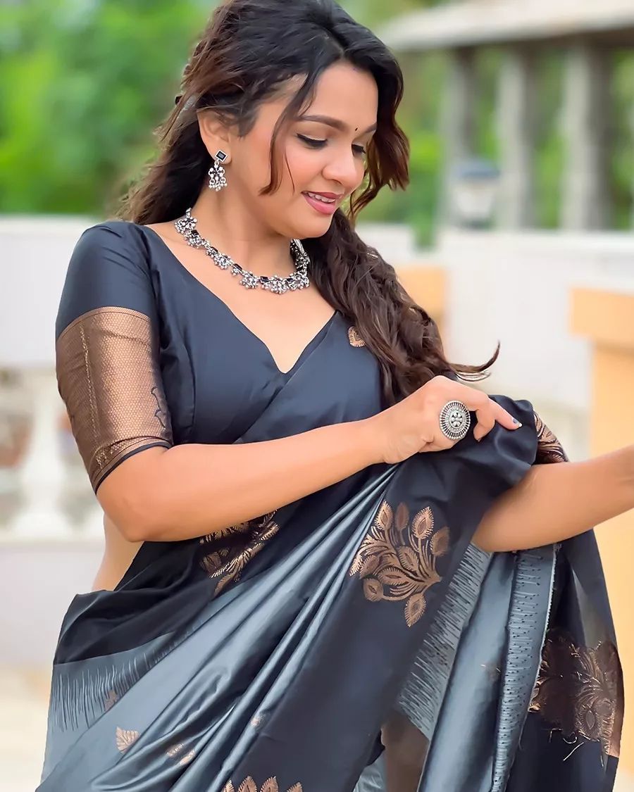 Luxurious Banarasi Soft Silk Saree with Gold Zari & Heavy Brocade Work | 5.5 M Length | 5 Color Options | Traditional Elegance YNF